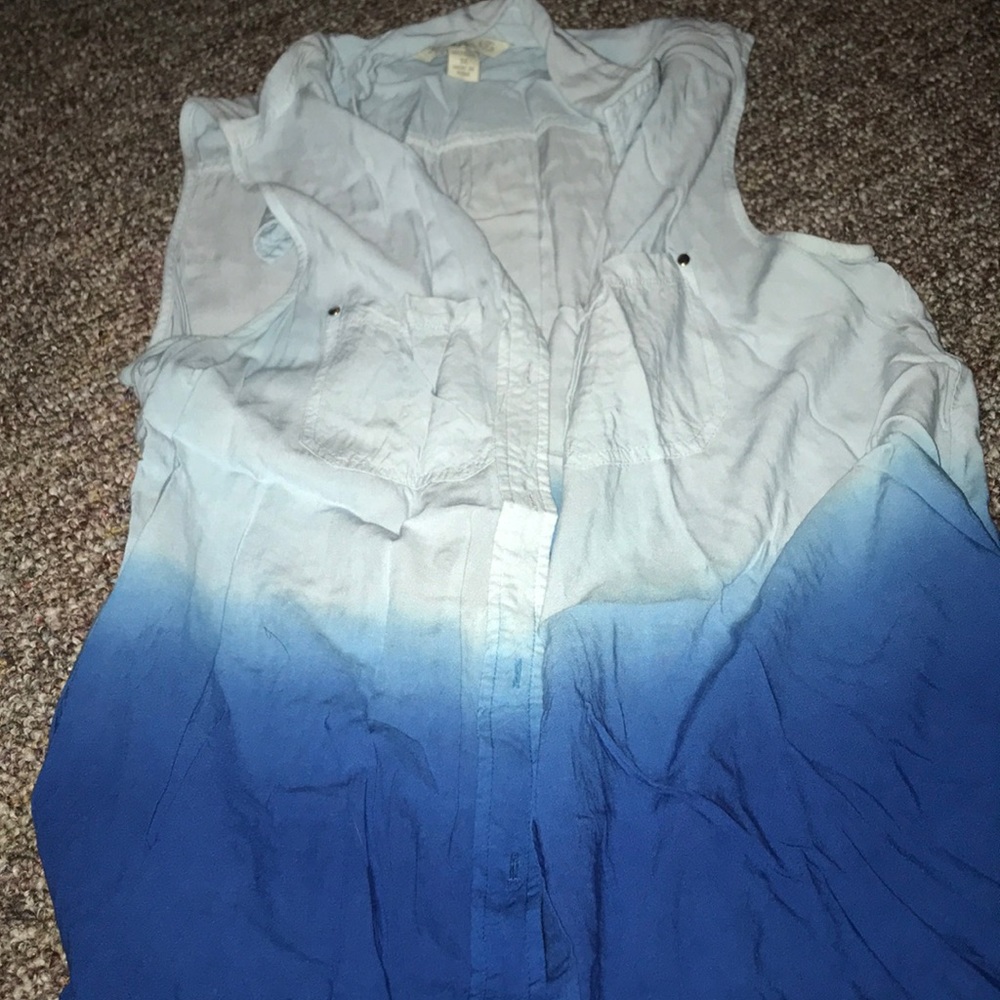 No sleeve button up